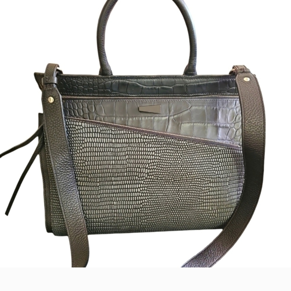 Elegant Black Crocodile-Embossed Women's Bag